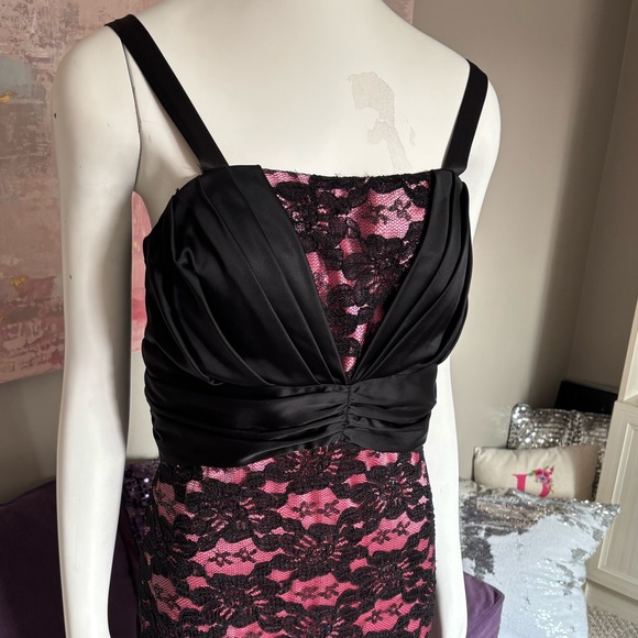 Le Chateau Black and Pink Lace Midi Dress with Corset Style Top Size XL - Picture 2 of 9